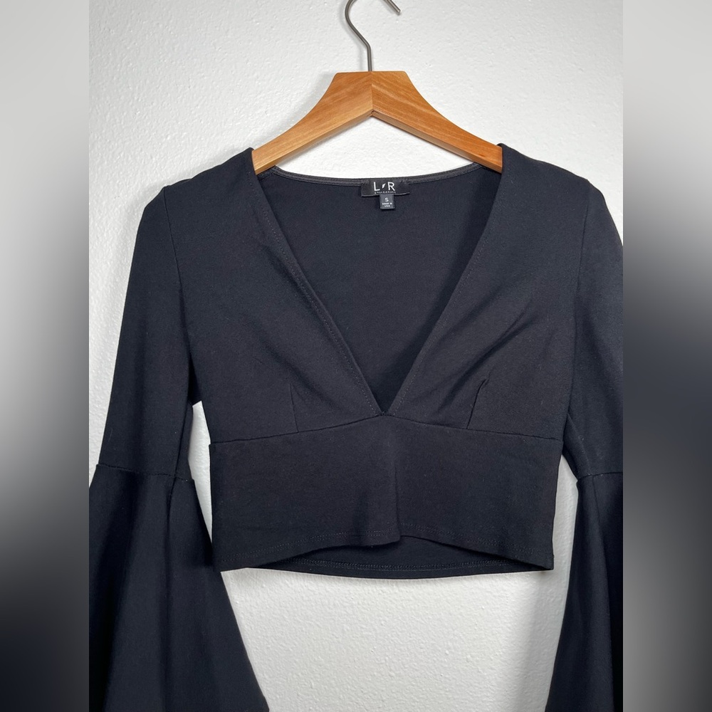LR Collection Black Bell Sleeve V-Neck Crop Top Size Small
